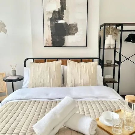 Sleeps 5 Citycen Free Park Holiday home