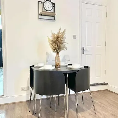 Holiday home Sleeps 5 Citycen Free Park Birmingham