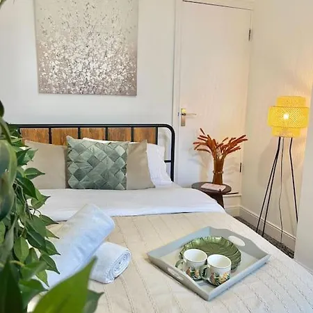 Sleeps 5 Citycen Free Park Holiday home